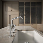 Kohler Billet — Mezcladora de Cocina tipo Puente con Rociador Lateral y Manijas de Cruz — Ambientación 3