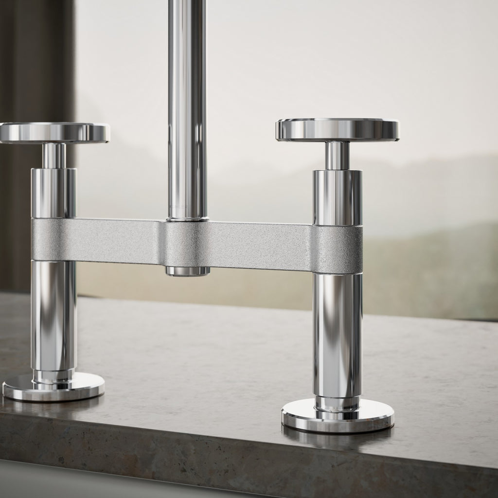 Kohler Billet — Mezcladora de Cocina tipo Puente Alto con Rociador Lateral y Manijas Redondas — Ambientación 5