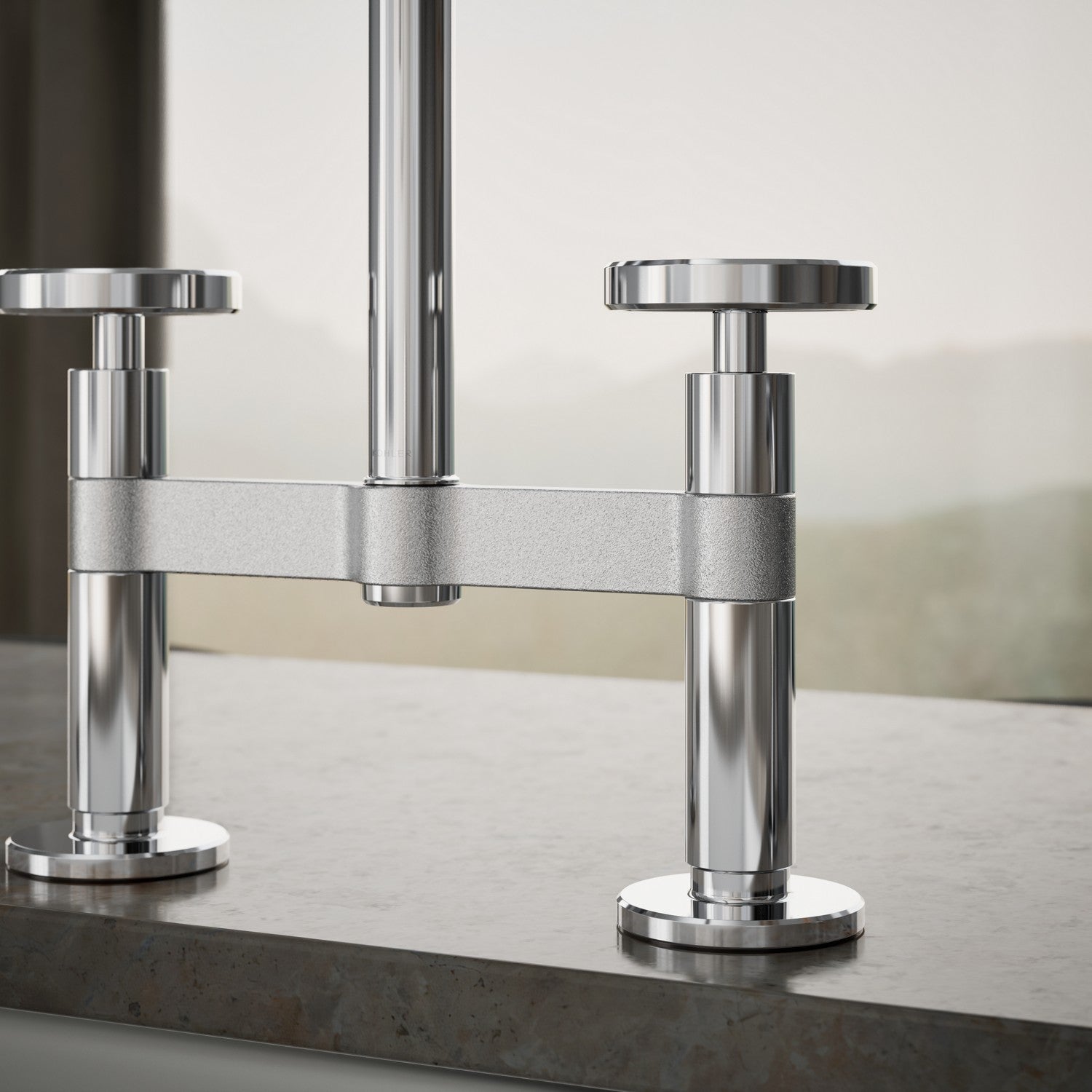 Kohler Billet — Mezcladora de Cocina tipo Puente Alto con Rociador Lateral y Manijas Redondas — Ambientación 5