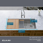 Elkay Tarja Circuit Chef® Workstation Acero Inoxidable 45-1/2" x 20-1/2" x 10" de Un Tazón Bajo Cubierta (Kit con Tablas de Madera de Cerezo) — ambiente de cocina