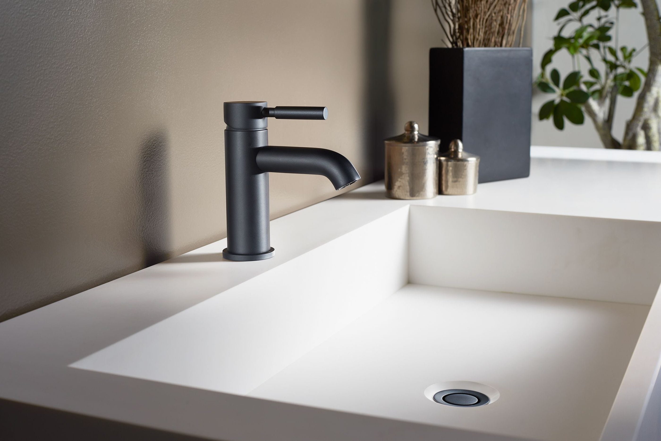 California Faucets Avalon Llave Monomando para Lavabo - Surtidor Bajo