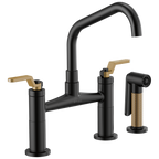Brizo Litze Mezcladora Puente — Surtidor en Ángulo, Manija Industrial — Negro Mate/Oro Luxe