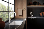 Brizo Jason Wu Mezcladora Prep Extraíble — Surtidor Cuadrado — Ambientación 1