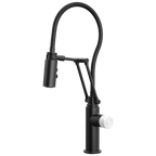 Brizo Odin Mezcladora Articulante con Manguera Integrada — Negro Mate — Perilla de Mármol Blanco