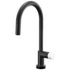 Brizo Odin Mezcladora Extraíble SmartTouch® — Surtidor en Arco — Negro Mate — Perilla de Mármol Blanco