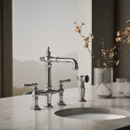 Kohler Artifacts — Mezcladora tipo Puente para Bar/Prep con Rociador Lateral — Ambientación 3