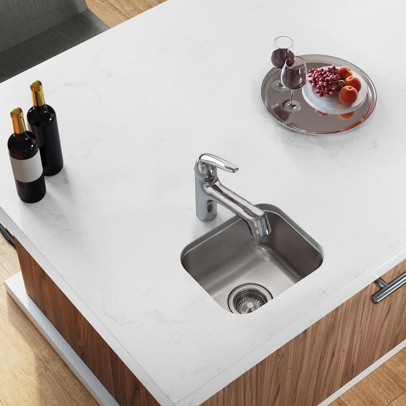 Elkay Tarja Dayton® Acero Inoxidable 14-1/2" x 12-1/2" x 6-1/2" de Un Tazón de Bar Bajo Cubierta — ambiente de cocina