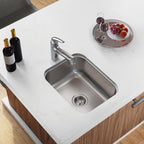 Elkay Tarja Dayton® Acero Inoxidable 16-1/2" x 18-1/4" x 8" de Un Tazón de Bar Bajo Cubierta — ambiente de cocina