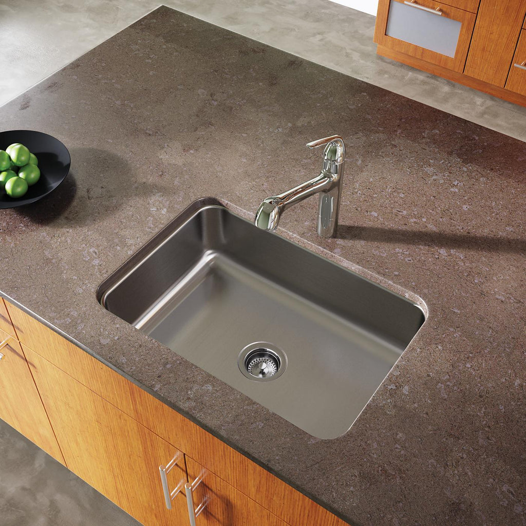 Elkay Tarja Dayton® Acero Inoxidable 26-1/2" x 18-1/2" x 8" de Un Tazón Bajo Cubierta — ambiente de cocina