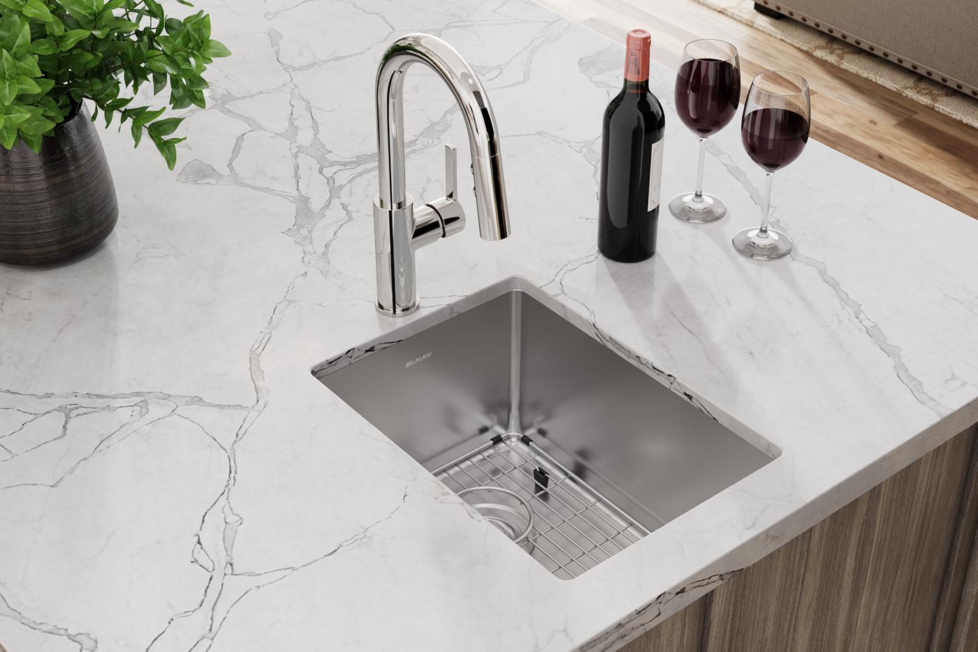 Elkay Tarja Crosstown® Calibre 18 Acero Inoxidable 13-1/2" x 18-1/2" x 9" de Un Tazón Bajo Cubierta Bar (Kit con Llave Rejilla de Fondo y Drenaje) — ambiente de cocina