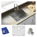 Elkay Tarja Crosstown® Calibre 18 Acero Inoxidable 22-1/2" x 18-1/2" x 9" de Un Tazón Bajo Cubierta (Kit) — ambiente de cocina