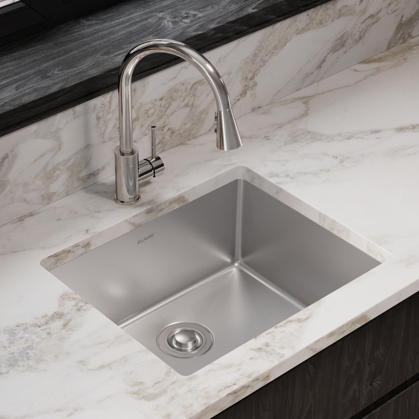 Elkay Tarja Crosstown® Calibre 18 Acero Inoxidable 22-1/2" x 18-1/2" x 9" de Un Tazón Bajo Cubierta (Kit con Llave y Drenaje) — ambiente de cocina