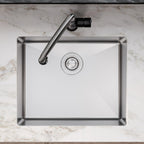 Elkay Tarja Crosstown® Calibre 18 Acero Inoxidable 22-1/2" x 18-1/2" x 9" de Un Tazón Bajo Cubierta — ambiente de cocina