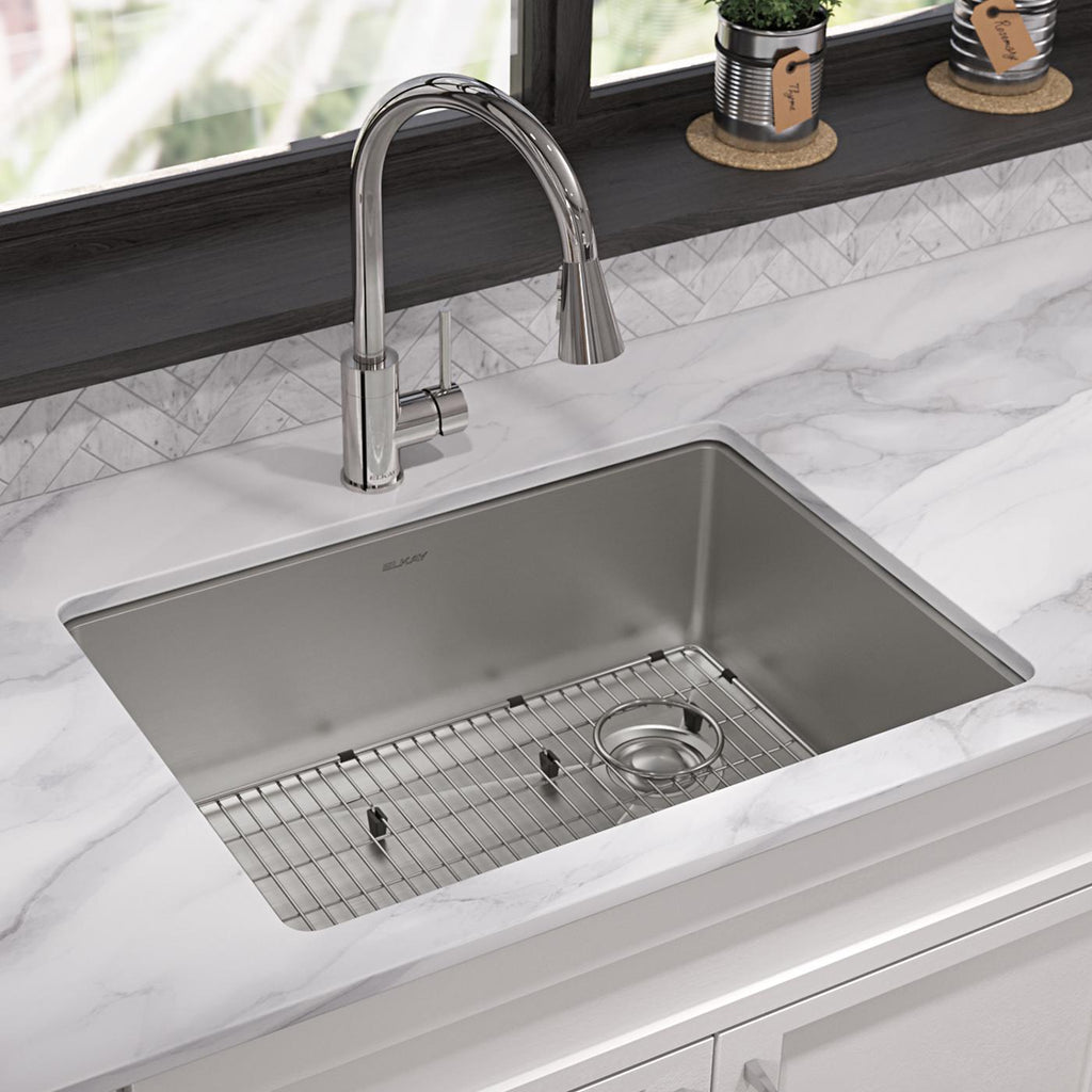 Elkay Tarja Crosstown® Calibre 18 Acero Inoxidable 25-1/2" x 18-1/2" x 9" de Un Tazón Bajo Cubierta (Kit con Llave Rejilla de Fondo y Drenaje) — ambiente de cocina