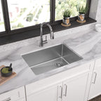 Elkay Tarja Crosstown® Calibre 18 Acero Inoxidable 25-1/2" x 18-1/2" x 9" de Un Tazón Bajo Cubierta — ambiente de cocina