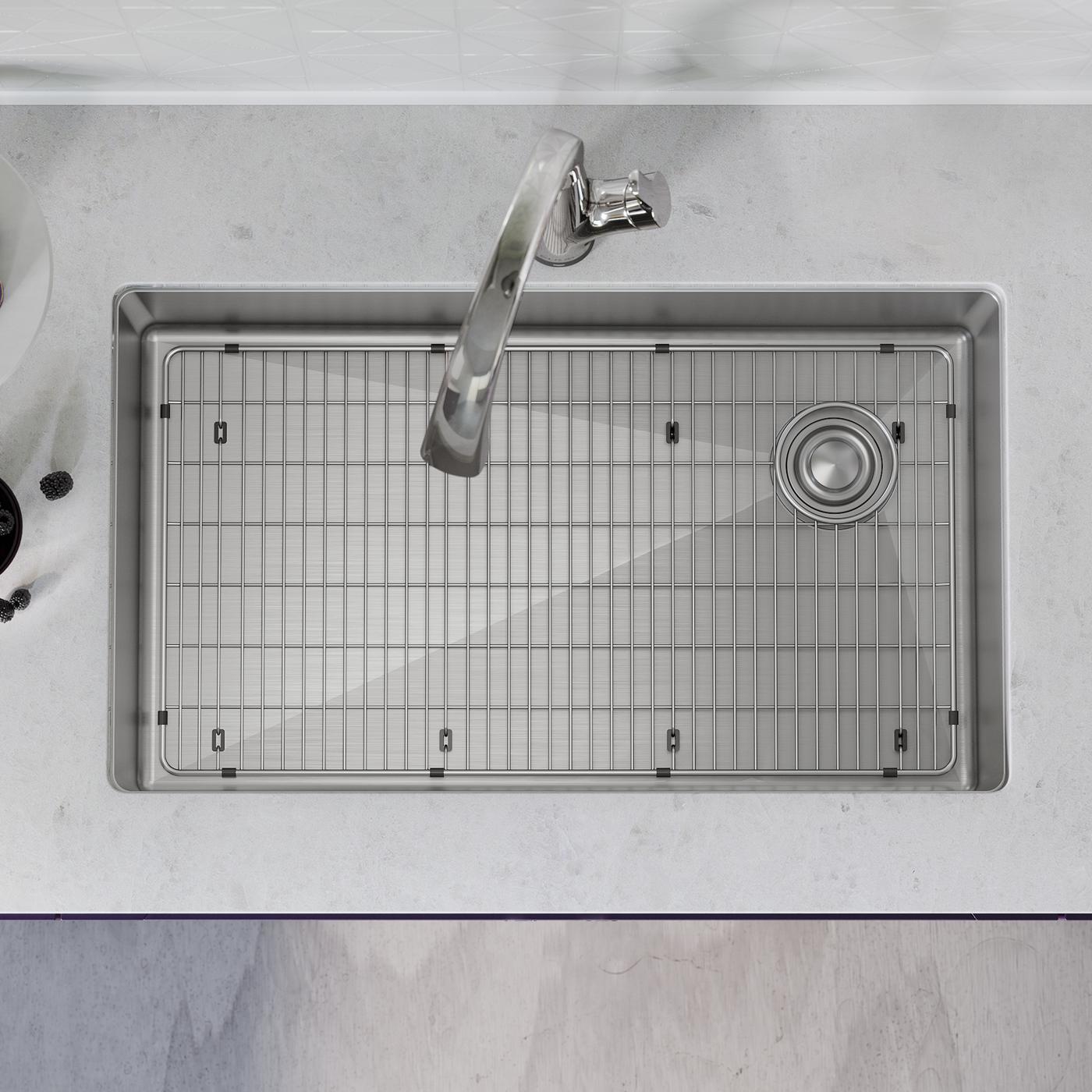 Elkay Tarja Crosstown® Calibre 18 Acero Inoxidable 31-1/2" x 18-1/2" x 9" de Un Tazón Bajo Cubierta (Kit con Llave Filtrada) — ambiente de cocina