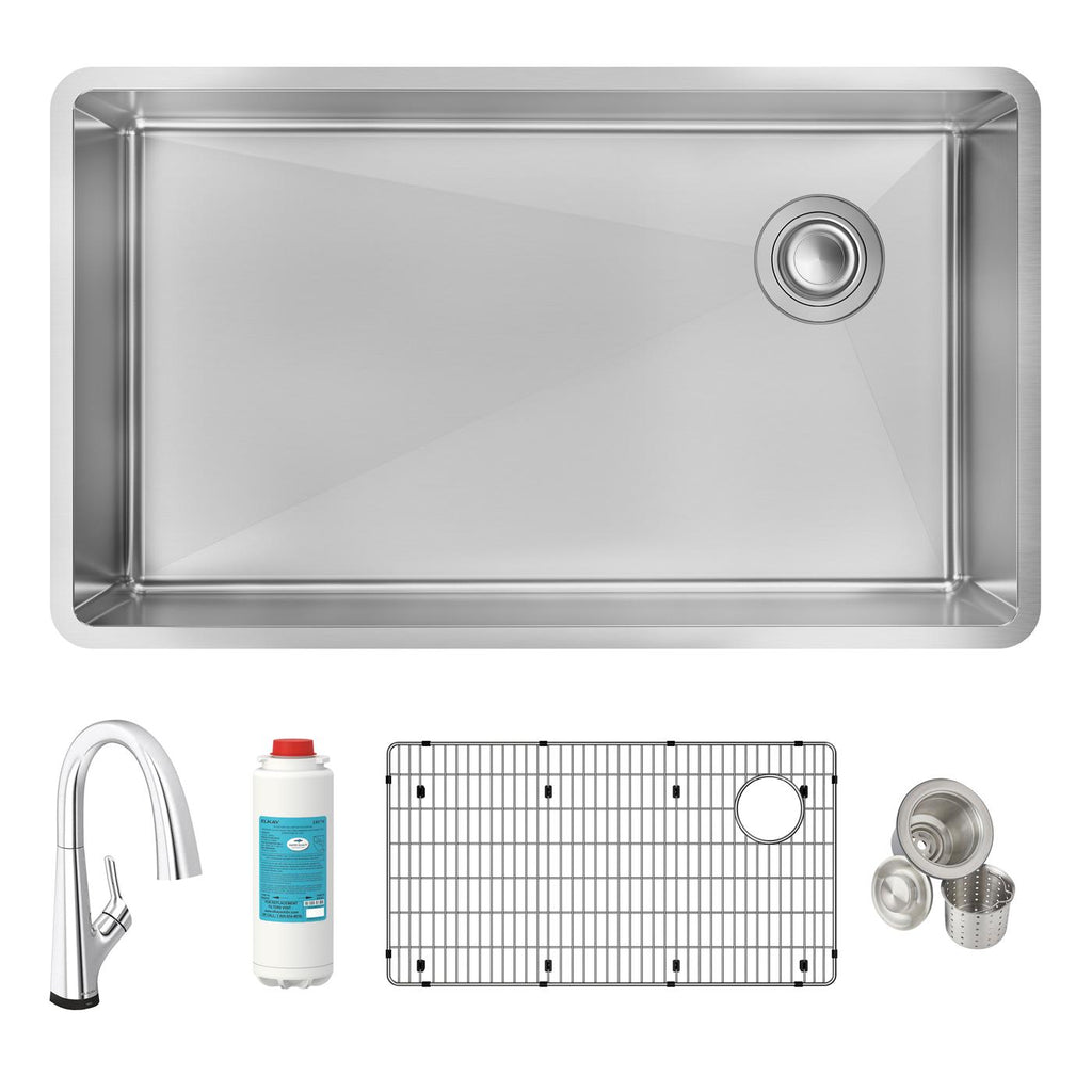 Elkay Tarja Crosstown® Calibre 18 Acero Inoxidable 31-1/2" x 18-1/2" x 9" de Un Tazón Bajo Cubierta (Kit con Llave Filtrada) — ambiente de cocina