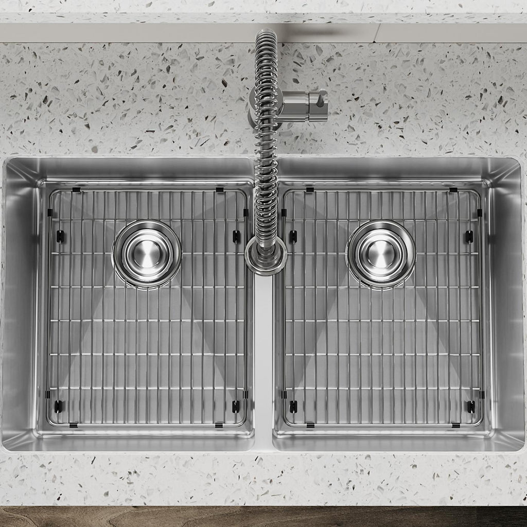 Elkay Tarja Crosstown® Calibre 18 Acero Inoxidable 31-1/2" x 18-1/2" x 9" de Dos Tazones Iguales Bajo Cubierta (Kit) with Faucet — ambiente de cocina