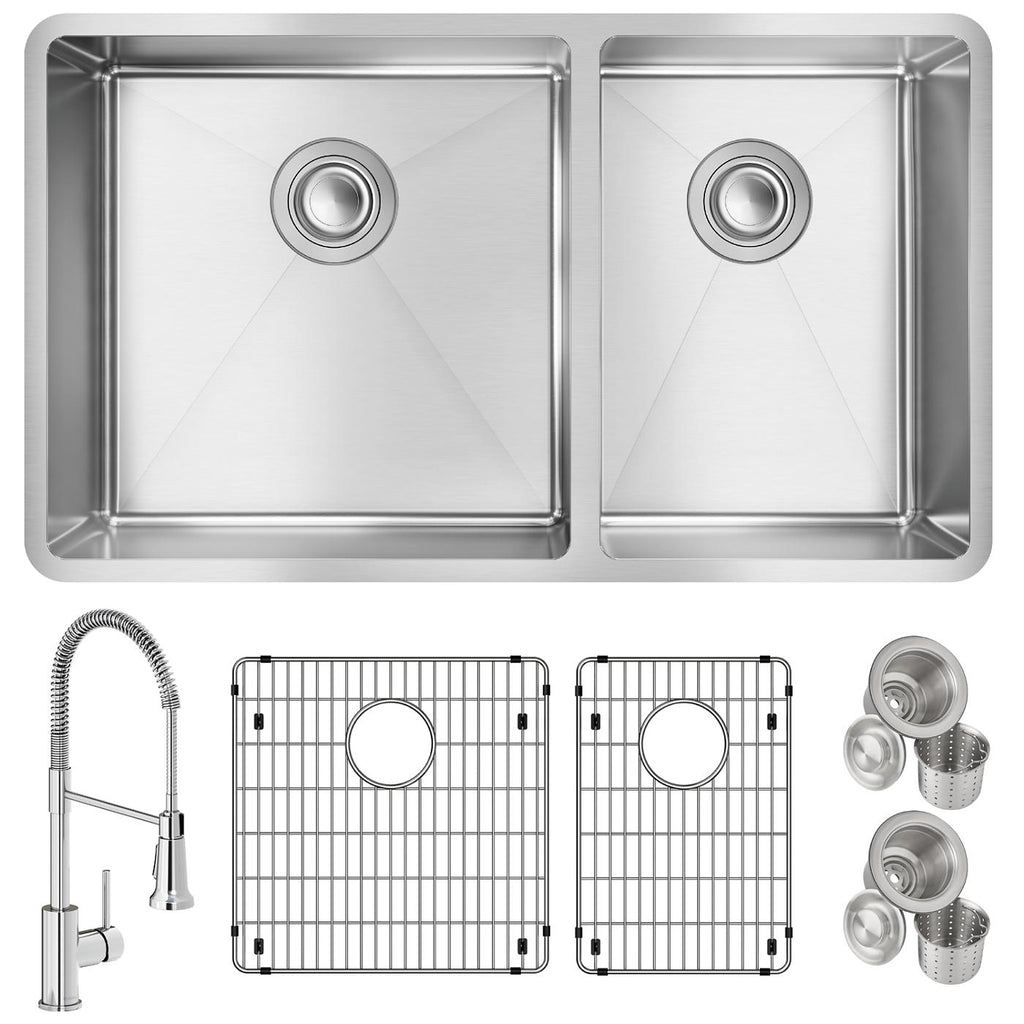 Elkay Tarja Crosstown® Calibre 18 Acero Inoxidable 31-1/2" x 18-1/2" x 9" 60/40 de Dos Tazones Bajo Cubierta (Kit con Llave Rejilla de Fondo y Drenaje) — ambiente de cocina