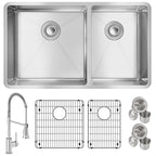 Elkay Tarja Crosstown® Calibre 18 Acero Inoxidable 31-1/2" x 18-1/2" x 9" 60/40 de Dos Tazones Bajo Cubierta (Kit con Llave Rejilla de Fondo y Drenaje) — ambiente de cocina