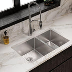 Elkay Tarja Crosstown® Calibre 18 Acero Inoxidable 31-1/2" x 18-1/2" x 9" 60/40 de Dos Tazones Bajo Cubierta — ambiente de cocina