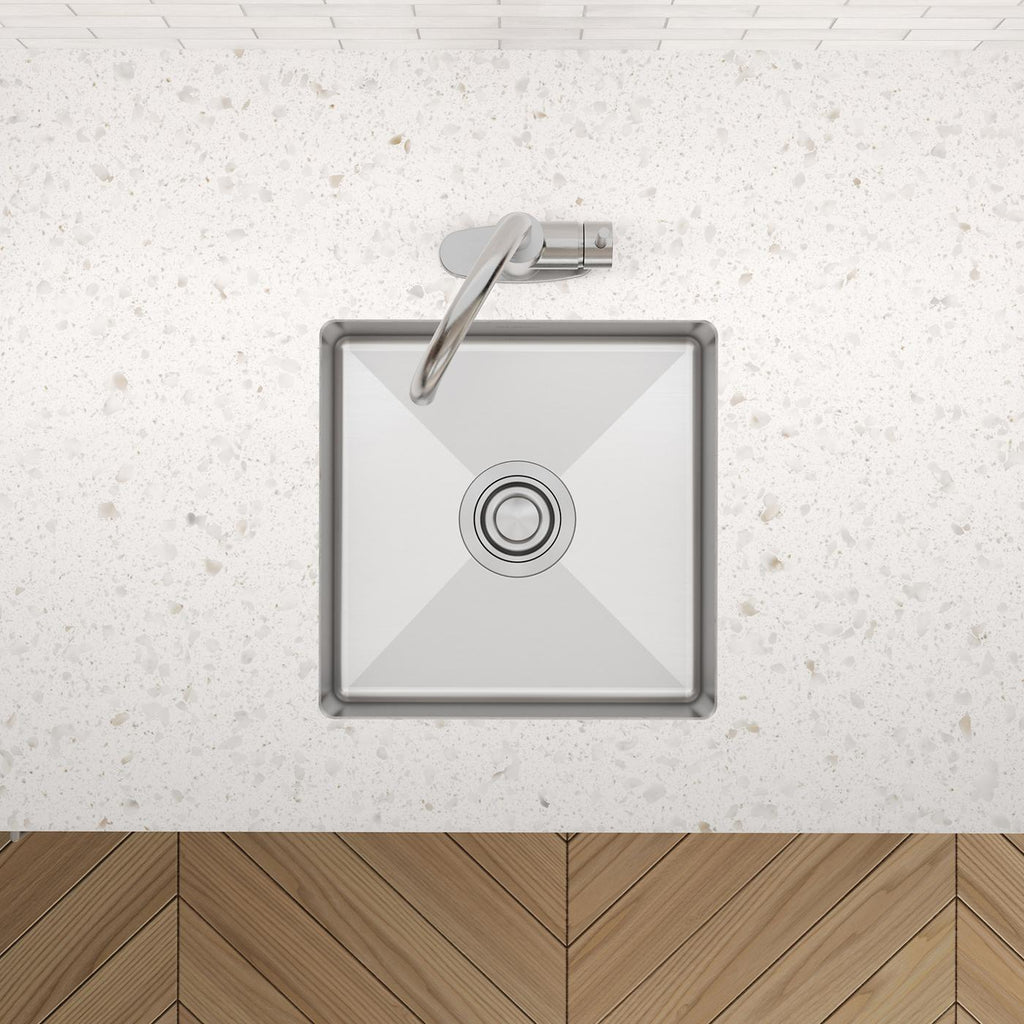 Elkay Tarja Crosstown® Calibre 18 Acero Inoxidable 16-1/2" x 16-1/2" x 5" de Un Tazón Bajo Cubierta — ambiente de cocina