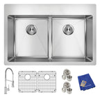 Elkay Tarja Crosstown® Calibre 18 Acero Inoxidable 33" x 22" x 9" 1 Orificio de Dos Tazones Iguales de Doble Montaje (Kit con Aqua Divide) and Faucet — ambiente de cocina