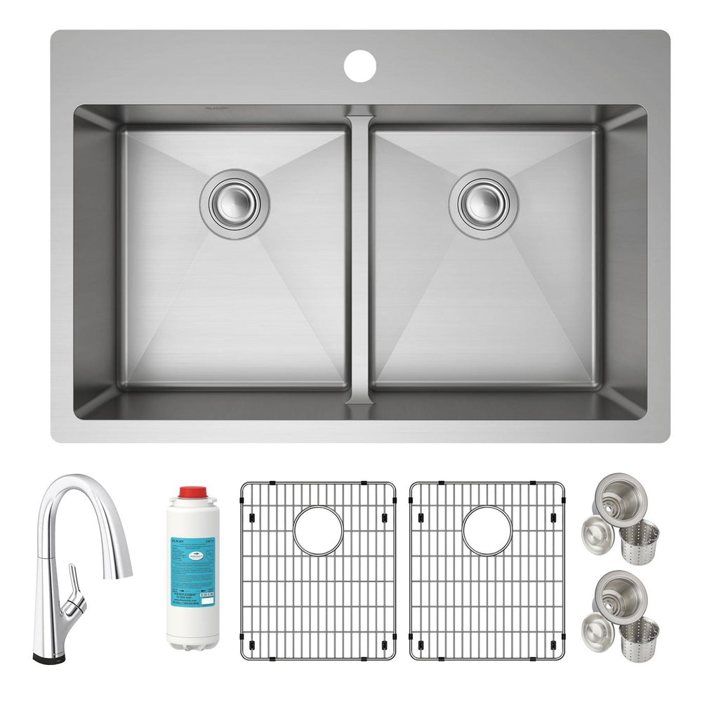 Elkay Tarja Crosstown® Calibre 18 Acero Inoxidable 33" x 22" x 9" de Dos Tazones Iguales de Doble Montaje (Kit con Llave Filtrada) con Aqua Divide — ambiente de cocina