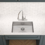 Elkay Tarja Crosstown® Calibre 18 Acero Inoxidable 25" x 22" x 6" de Un Tazón ADA de Doble Montaje — ambiente de cocina