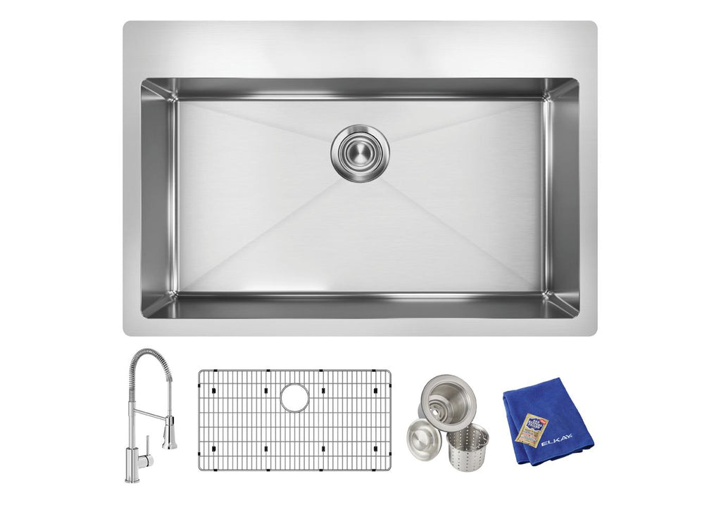 Elkay Tarja Crosstown® Calibre 18 Acero Inoxidable 33" x 22" x 9" 1 Orificio de Un Tazón de Doble Montaje (Kit) with Faucet — ambiente de cocina
