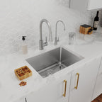 Elkay Tarja Crosstown® Calibre 16 Acero Inoxidable 23-1/2" x 18-1/4" x 10" de Un Tazón Bajo Cubierta (Kit con Llave Filtrada para Bebidas) — ambiente de cocina