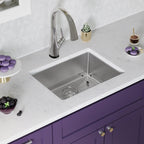 Elkay Tarja Crosstown® Calibre 16 Acero Inoxidable 23-1/2" x 18-1/4" x 8" de Un Tazón Bajo Cubierta (Kit con Llave Filtrada) — ambiente de cocina