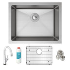 Elkay Tarja Crosstown® Calibre 16 Acero Inoxidable 23-1/2" x 18-1/4" x 8" de Un Tazón Bajo Cubierta (Kit con Llave Filtrada) — ambiente de cocina