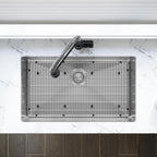 Elkay Tarja Crosstown® Calibre 16 Acero Inoxidable 30-1/2" x 18-1/2" x 8" de Un Tazón Bajo Cubierta (Kit) — ambiente de cocina
