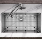 Elkay Tarja Crosstown® Calibre 16 Acero Inoxidable 32-1/2" x 18" x 10" de Un Tazón Bajo Cubierta (Kit) with Faucet — ambiente de cocina