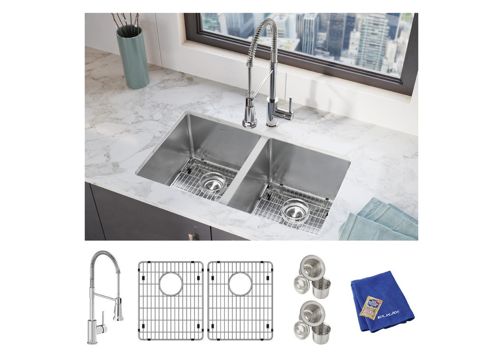 Elkay Tarja Crosstown® Calibre 16 Acero Inoxidable 30-3/4" x 18-1/2" x 10" de Dos Tazones Iguales Bajo Cubierta (Kit) with Faucet — ambiente de cocina
