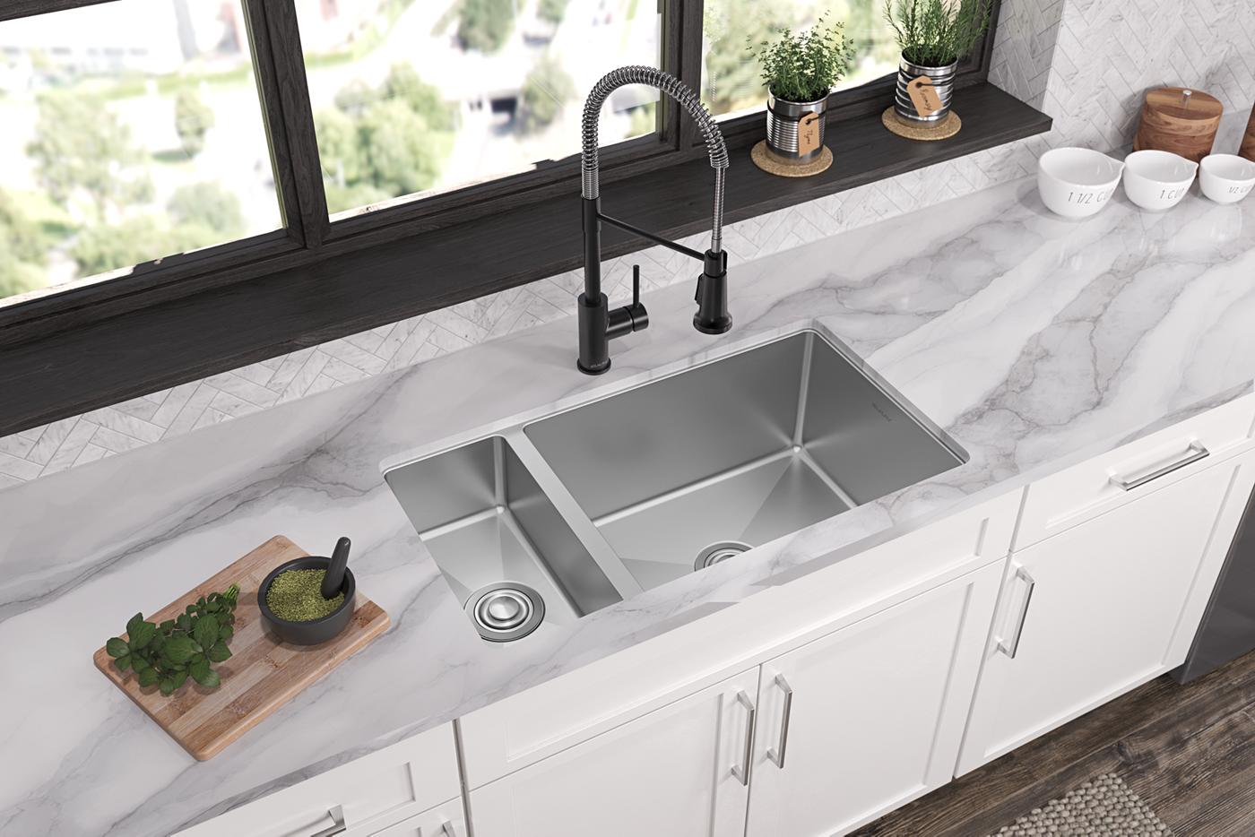 Elkay Tarja Crosstown® Calibre 16 Acero Inoxidable 32-1/4" x 18-1/4" x 10" 30/70 de Dos Tazones Bajo Cubierta — ambiente de cocina