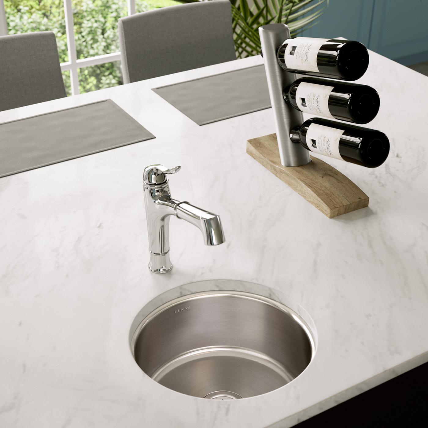 Elkay Tarja Lustertone® Classic Acero Inoxidable 14-3/8" x 14-3/8" x 6" de Un Tazón Bajo Cubierta — ambiente de cocina