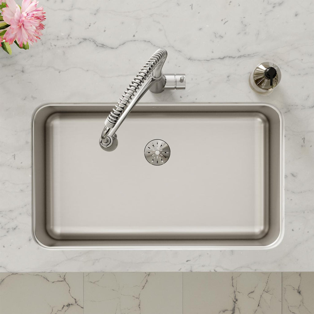 Elkay Tarja Lustertone® Classic Acero Inoxidable 30-1/2" x 18-1/2" x 10" de Un Tazón Bajo Cubierta with Perfect Drain® — ambiente de cocina