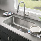 Elkay Tarja Lustertone® Classic Acero Inoxidable 30-1/2" x 18-1/2" x 10" de Un Tazón Bajo Cubierta (Kit) with Perfect Drain® — ambiente de cocina