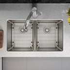 Elkay Tarja Lustertone Iconix® Calibre 18 Acero Inoxidable 32-3/4" x 19-1/2" x 9" de Dos Tazones Bajo Cubierta (Kit con Llave Filtrada) — ambiente de cocina