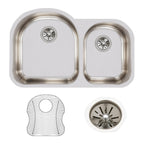 Elkay Tarja Lustertone® Classic Acero Inoxidable 31-1/4" x 20" x 7-1/2" Offset 60/40 de Dos Tazones Bajo Cubierta (Kit) — ambiente de cocina