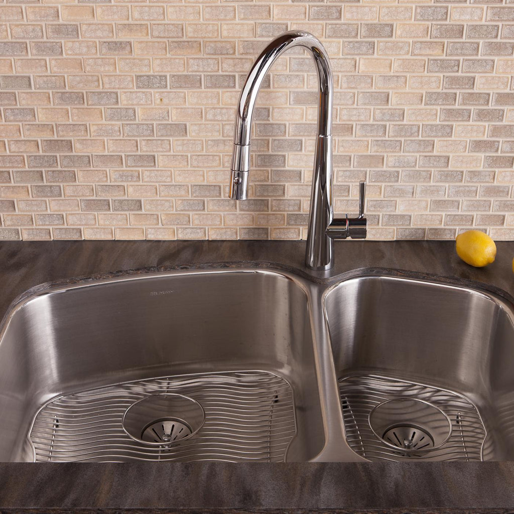 Elkay Tarja Lustertone® Classic Acero Inoxidable 32-3/4" x 21" x 9" 60/40 de Dos Tazones Bajo Cubierta with Perfect Drain® — ambiente de cocina