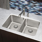 Elkay Tarja Lustertone® Classic Acero Inoxidable 31-1/4" x 20" x 9-7/8" de Dos Tazones Iguales Bajo Cubierta — ambiente de cocina