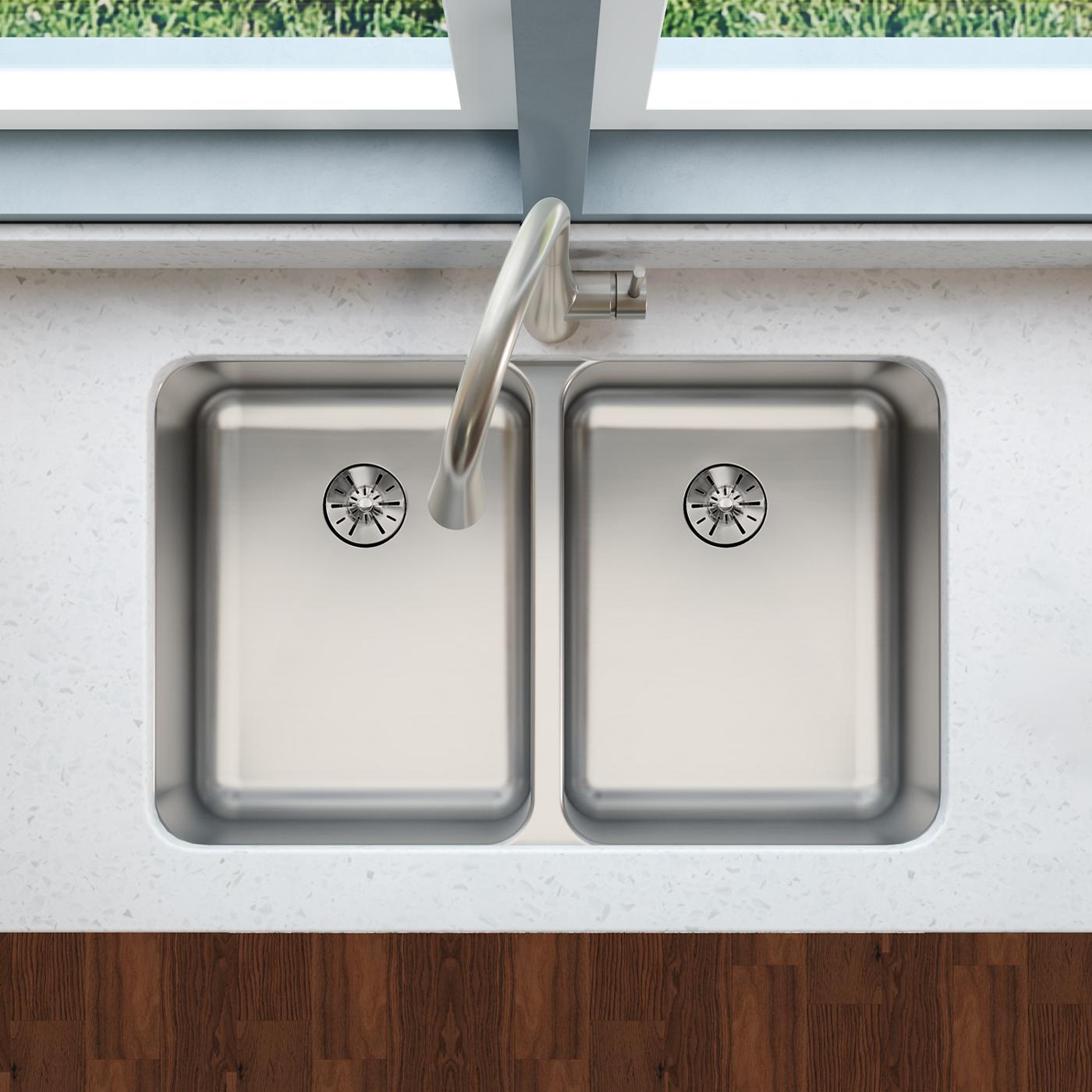 Elkay Tarja Lustertone® Classic Acero Inoxidable 31-1/4" x 20" x 7-7/8" de Dos Tazones Bajo Cubierta with Perfect Drain® — ambiente de cocina