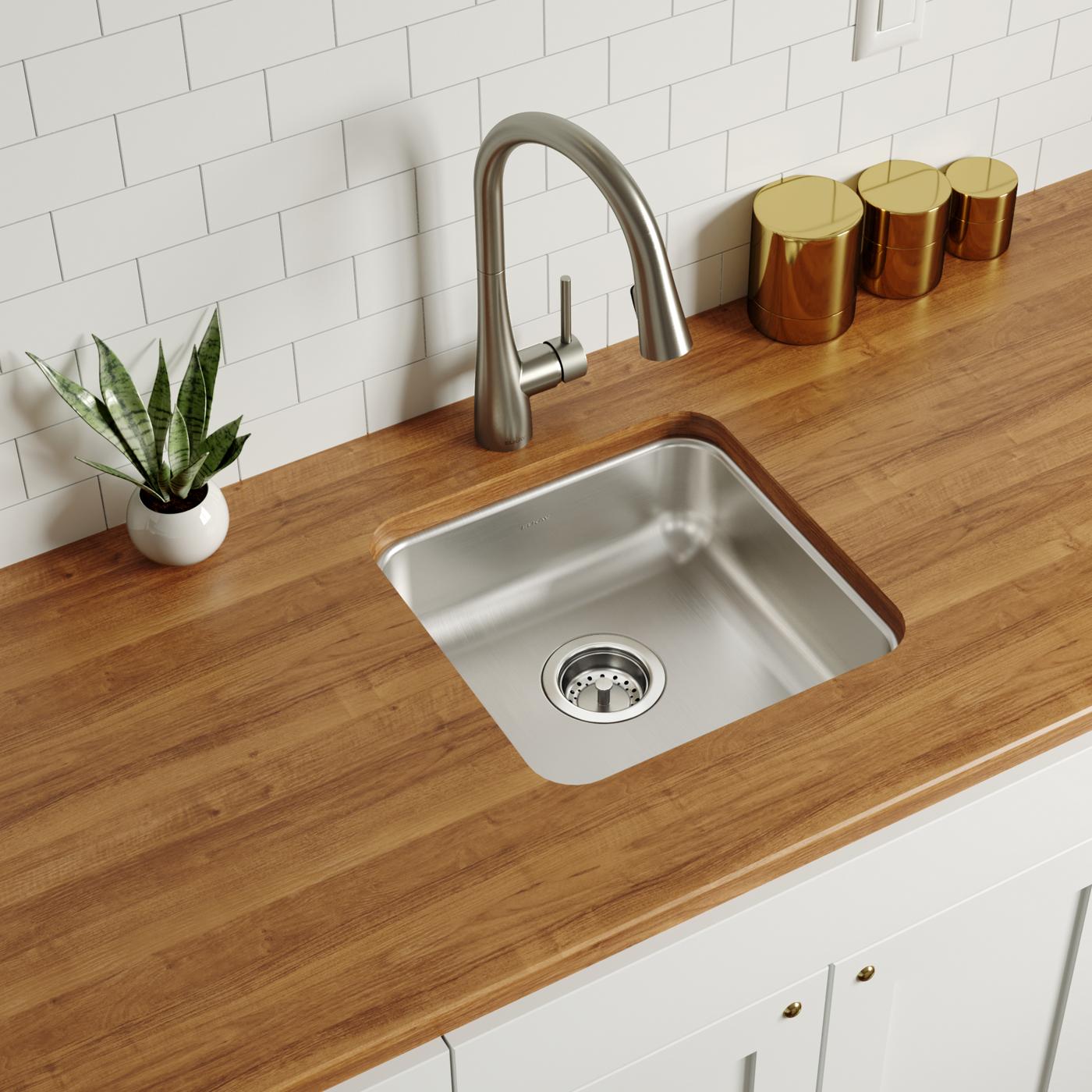 Elkay Tarja Lustertone® Classic Acero Inoxidable 16-1/2" x 16-1/2" x 5-3/8" de Un Tazón ADA Bajo Cubierta — ambiente de cocina