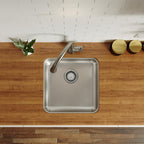 Elkay Tarja Lustertone® Classic Acero Inoxidable 18-1/2" x 18-1/2" x 5-3/8" de Un Tazón ADA Bajo Cubierta — ambiente de cocina