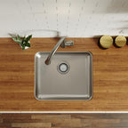 Elkay Tarja Lustertone® Classic Acero Inoxidable 21-1/2" x 18-1/2" x 4-7/8" de Un Tazón ADA Bajo Cubierta — ambiente de cocina