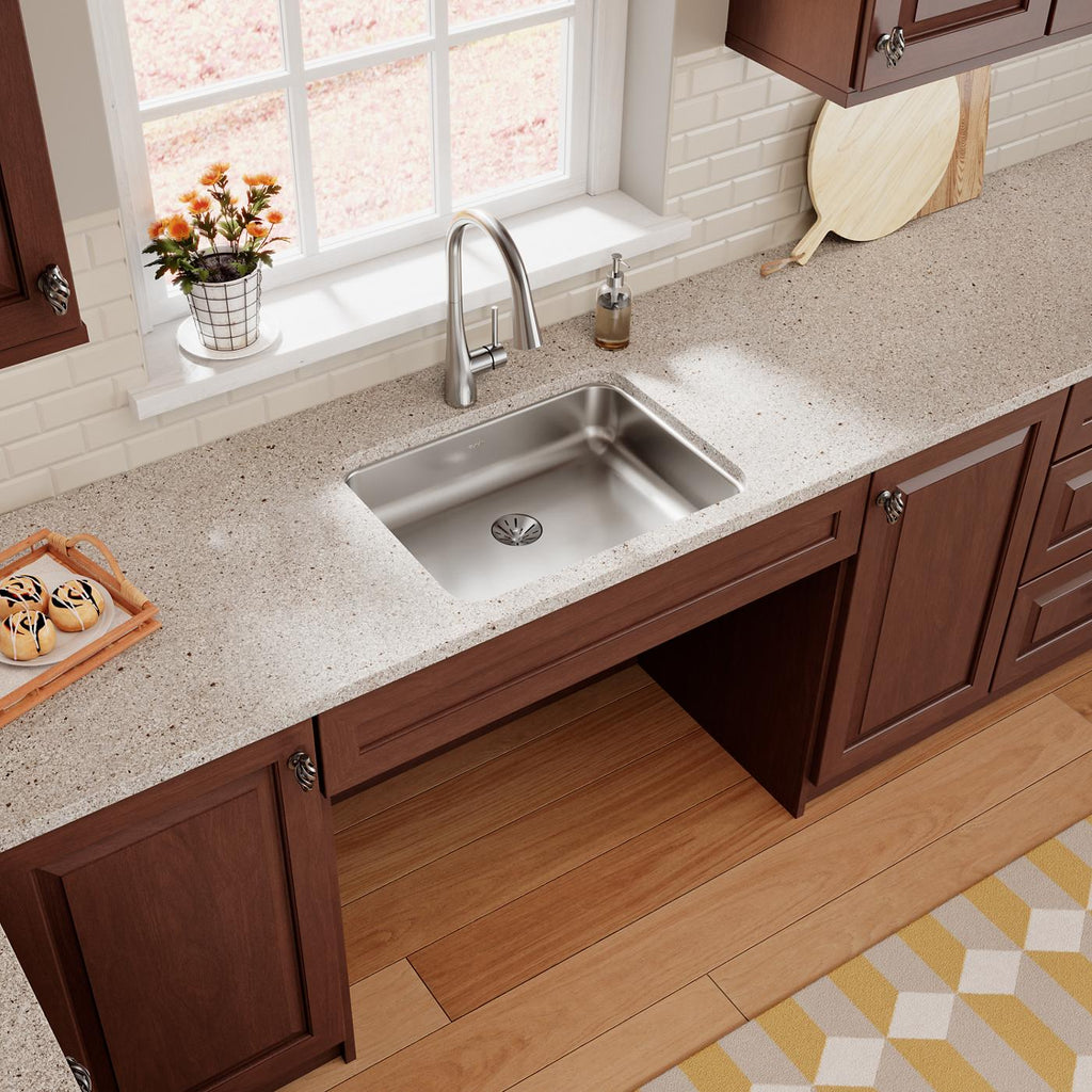 Elkay Tarja Lustertone® Classic Acero Inoxidable 23-1/2" x 18-1/4" x 4-3/8" de Un Tazón Bajo Cubierta ADA con Perfect Drain® — ambiente de cocina