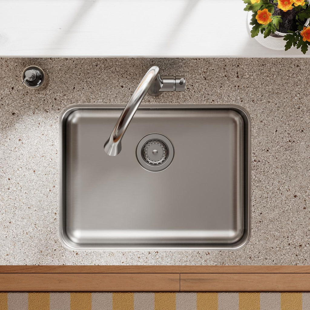 Elkay Tarja Lustertone® Classic Acero Inoxidable 23-1/2" x 18-1/4" x 5-3/8" de Un Tazón ADA Bajo Cubierta — ambiente de cocina